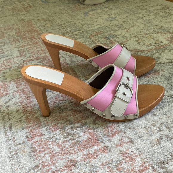 Coach - Picture 3 of 5